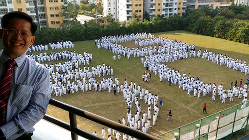 Record Breaking Feat by 1,400 students
