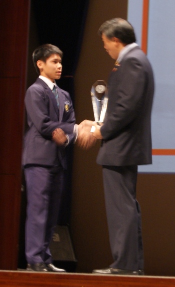 Rui Jie Wins the Overall Best Sports Boy Award