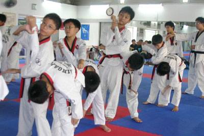 Unarmed Combat Course (Level 1) for Poom and Black Belt Holders (July 2015)